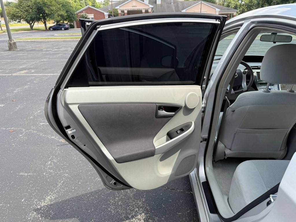 2010 Toyota Prius Image 13