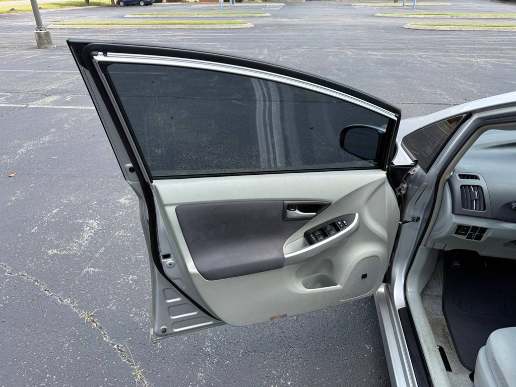 2010 Toyota Prius Image 14