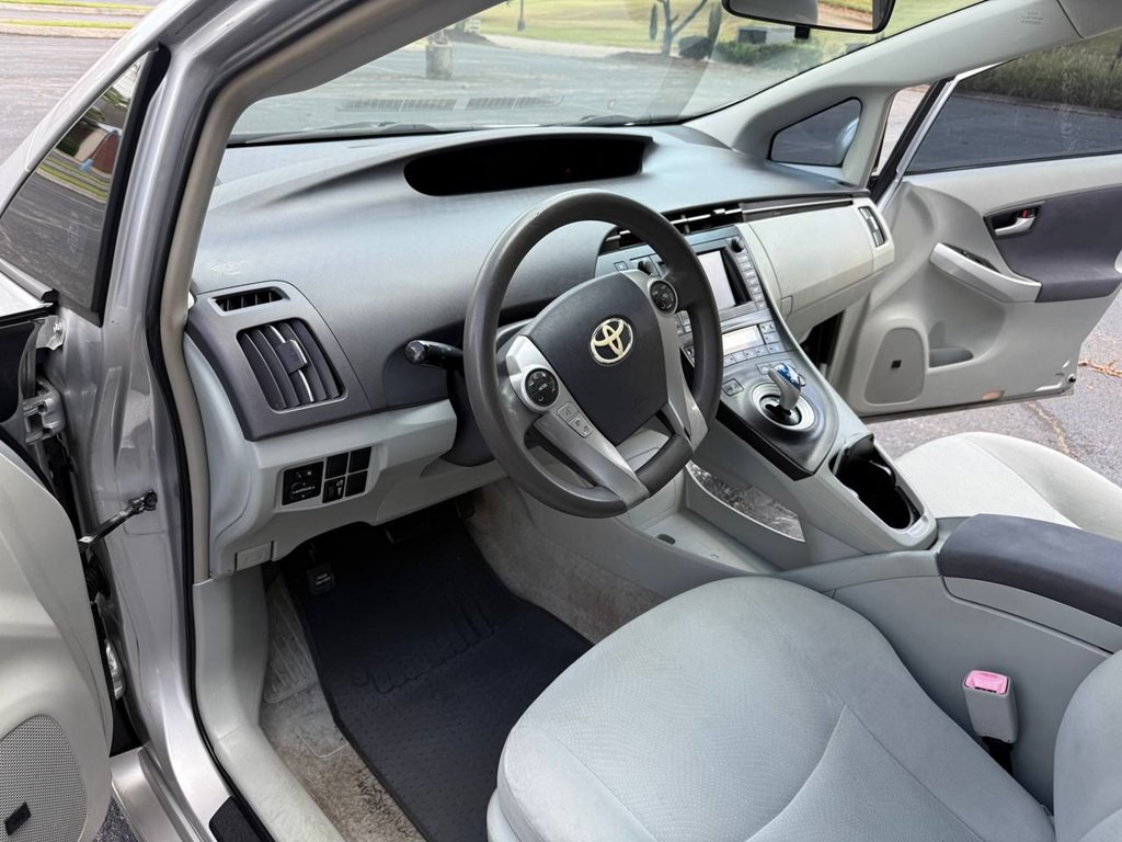 2010 Toyota Prius Image 17