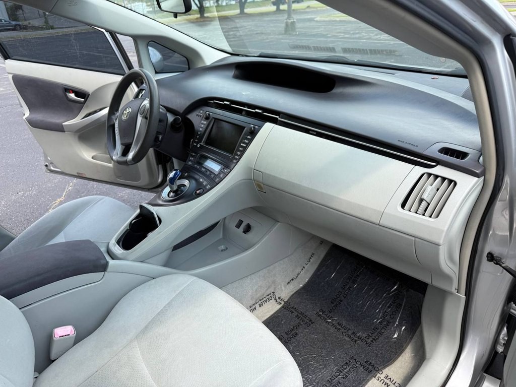 2010 Toyota Prius Image 26