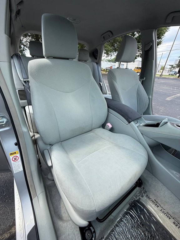 2010 Toyota Prius Image 28