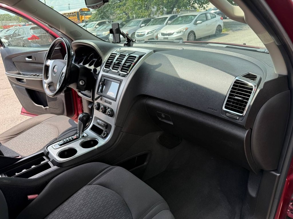 2010 GMC Acadia Image 30