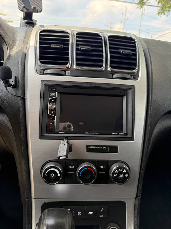 2010 GMC Acadia Image 35