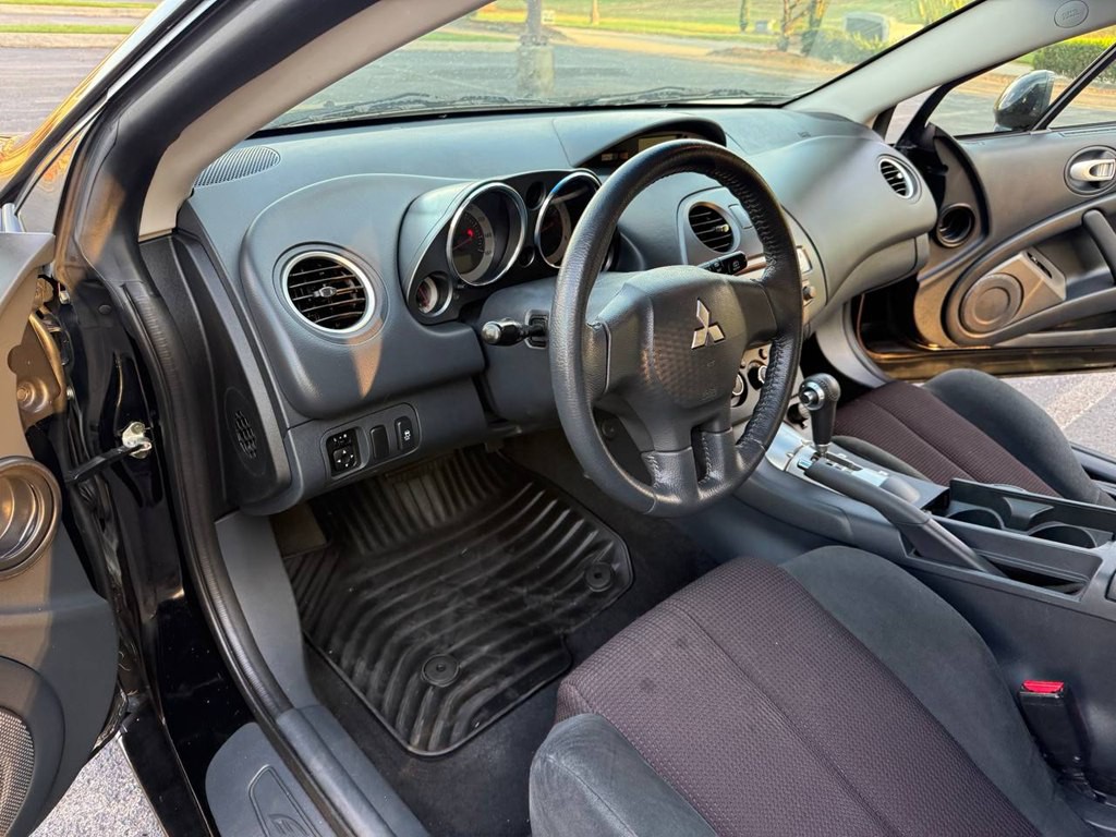 2011 Mitsubishi Eclipse Image 18