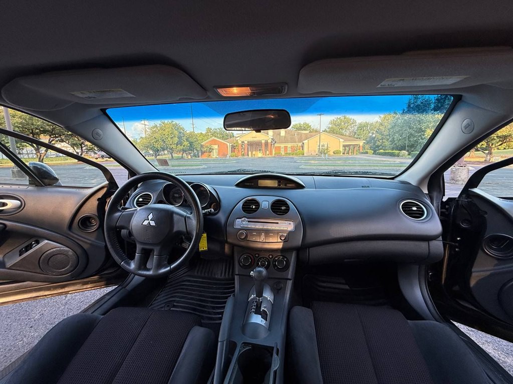 2011 Mitsubishi Eclipse Image 24