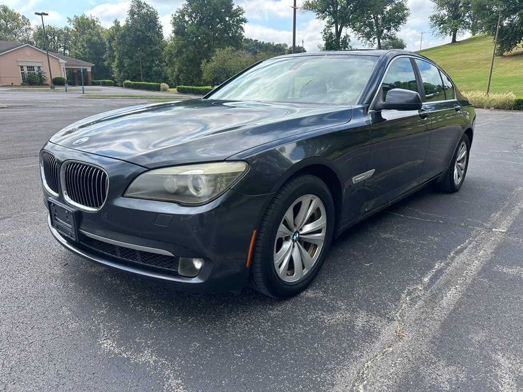 2012 BMW 7 Series Image 2