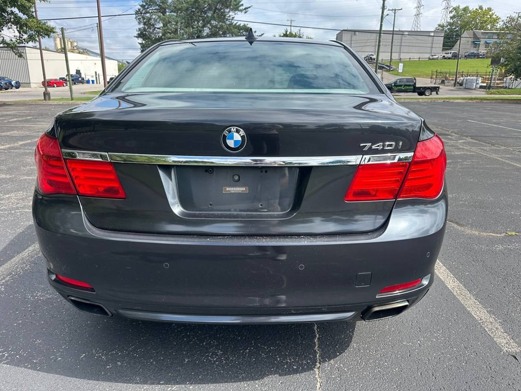 2012 BMW 7 Series Image 7
