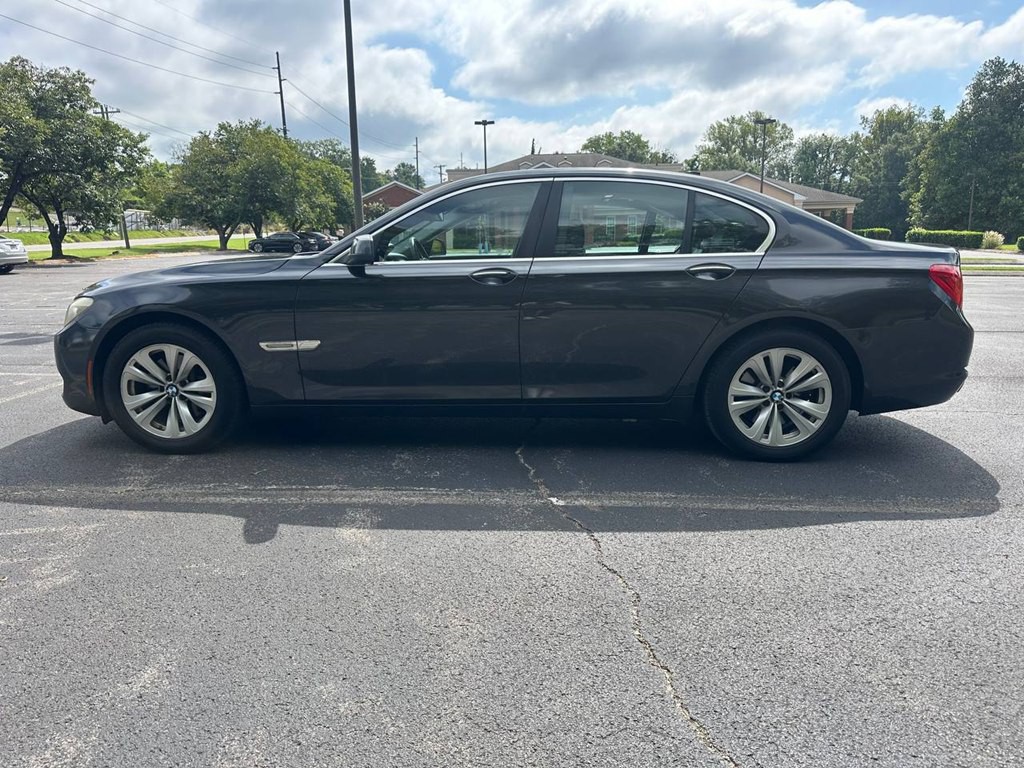 2012 BMW 7 Series Image 9