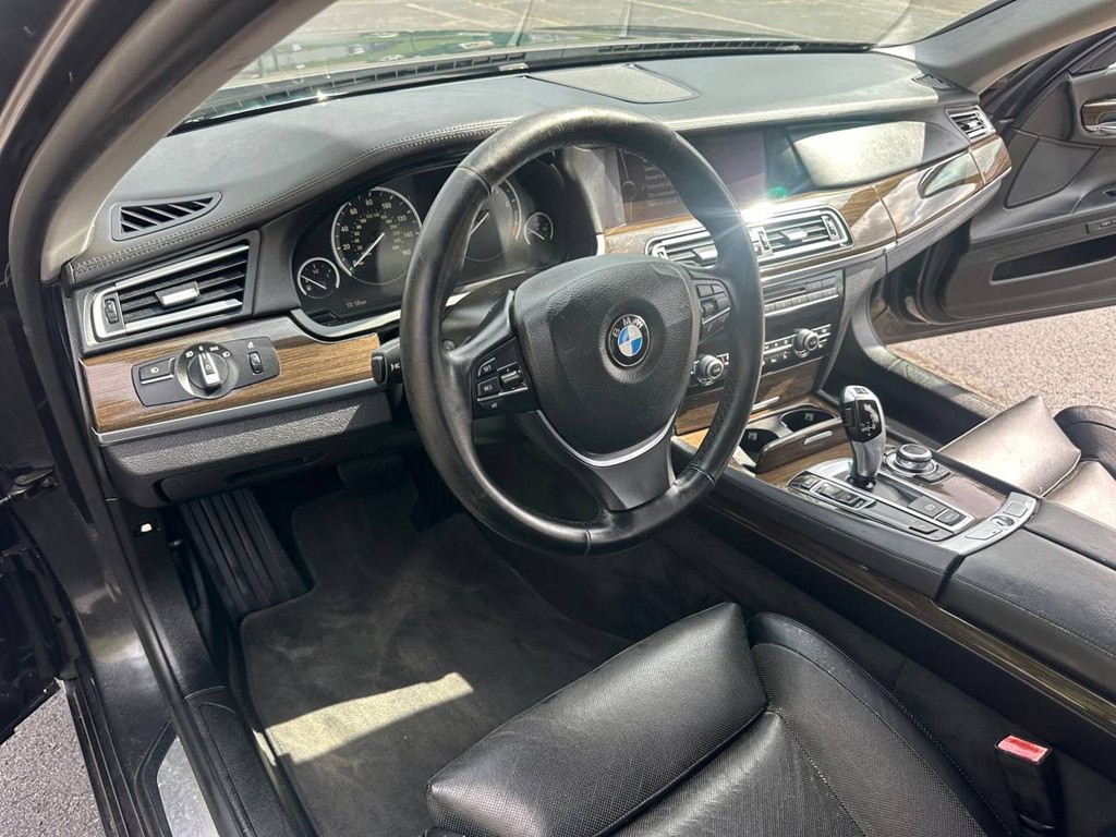 2012 BMW 7 Series Image 14