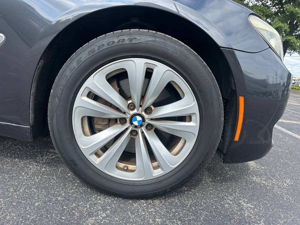 2012 BMW 7 Series Image 27