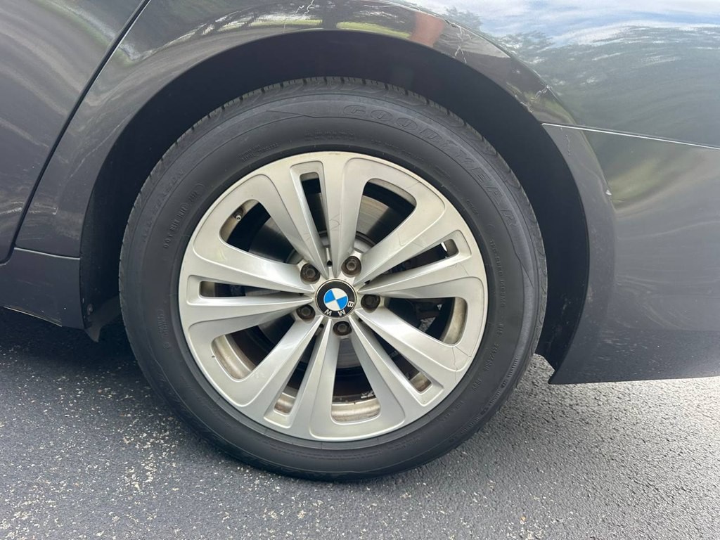 2012 BMW 7 Series Image 29