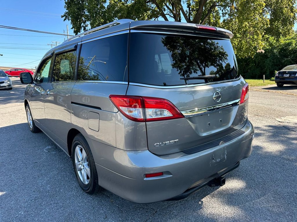 2013 Nissan Quest Image 8