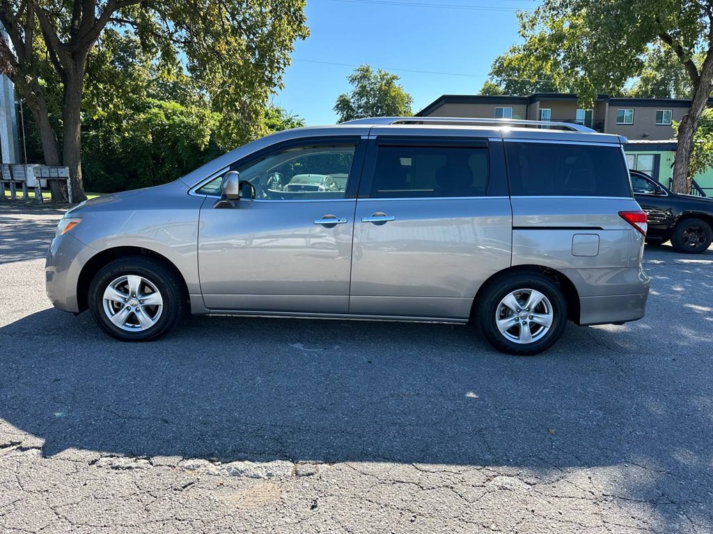 2013 Nissan Quest Image 9