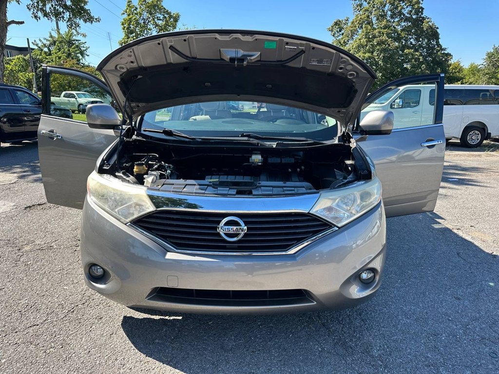 2013 Nissan Quest Image 10