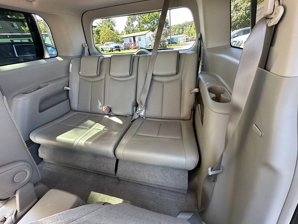 2013 Nissan Quest Image 20