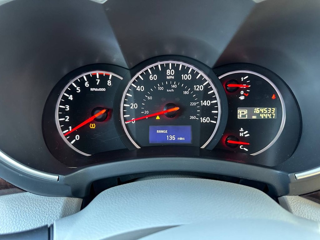 2013 Nissan Quest Image 34