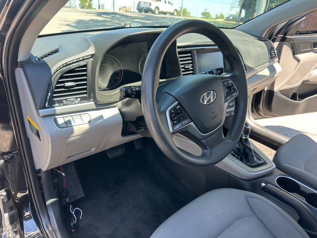 2017 Hyundai Elantra Image 10
