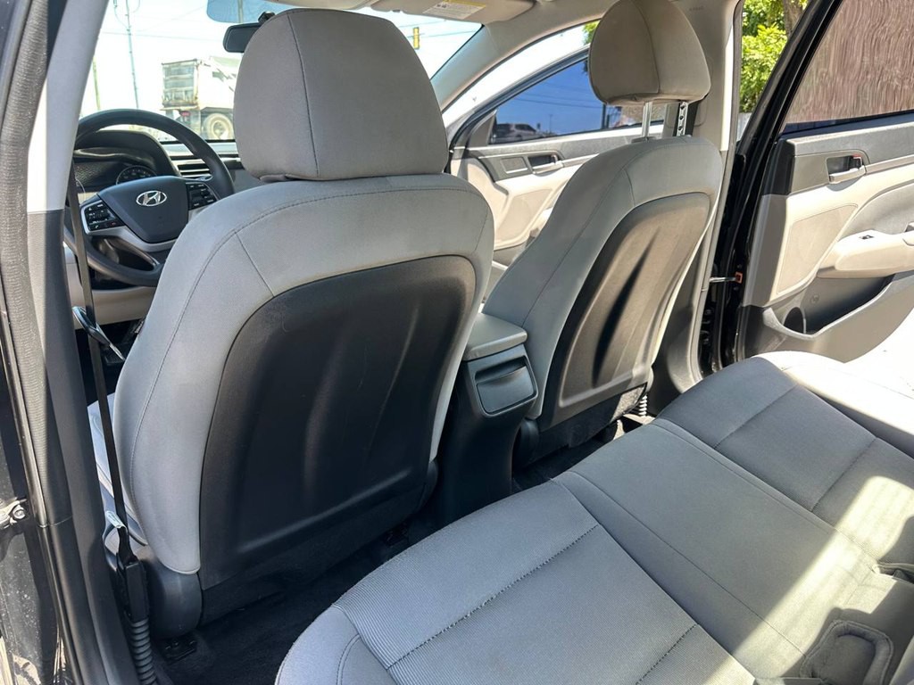 2017 Hyundai Elantra Image 13