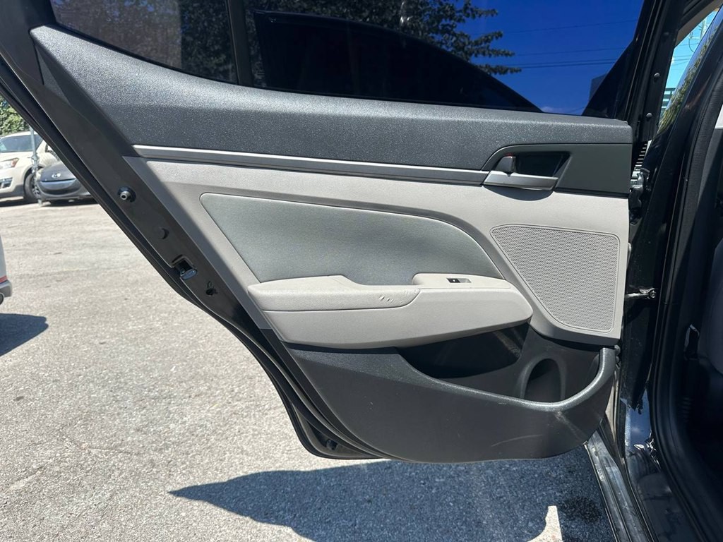 2017 Hyundai Elantra Image 15
