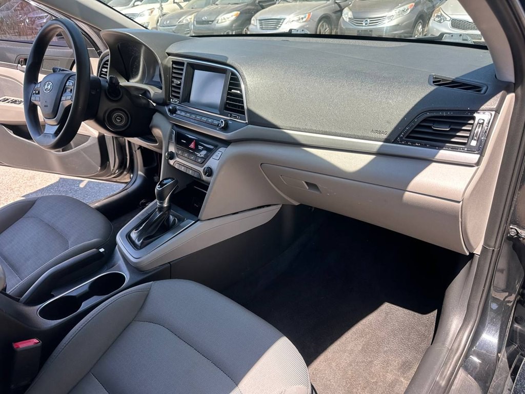 2017 Hyundai Elantra Image 20