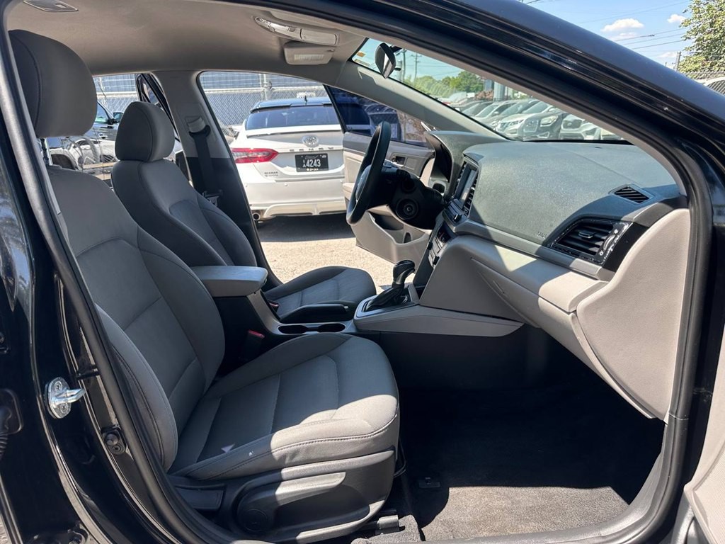 2017 Hyundai Elantra Image 21