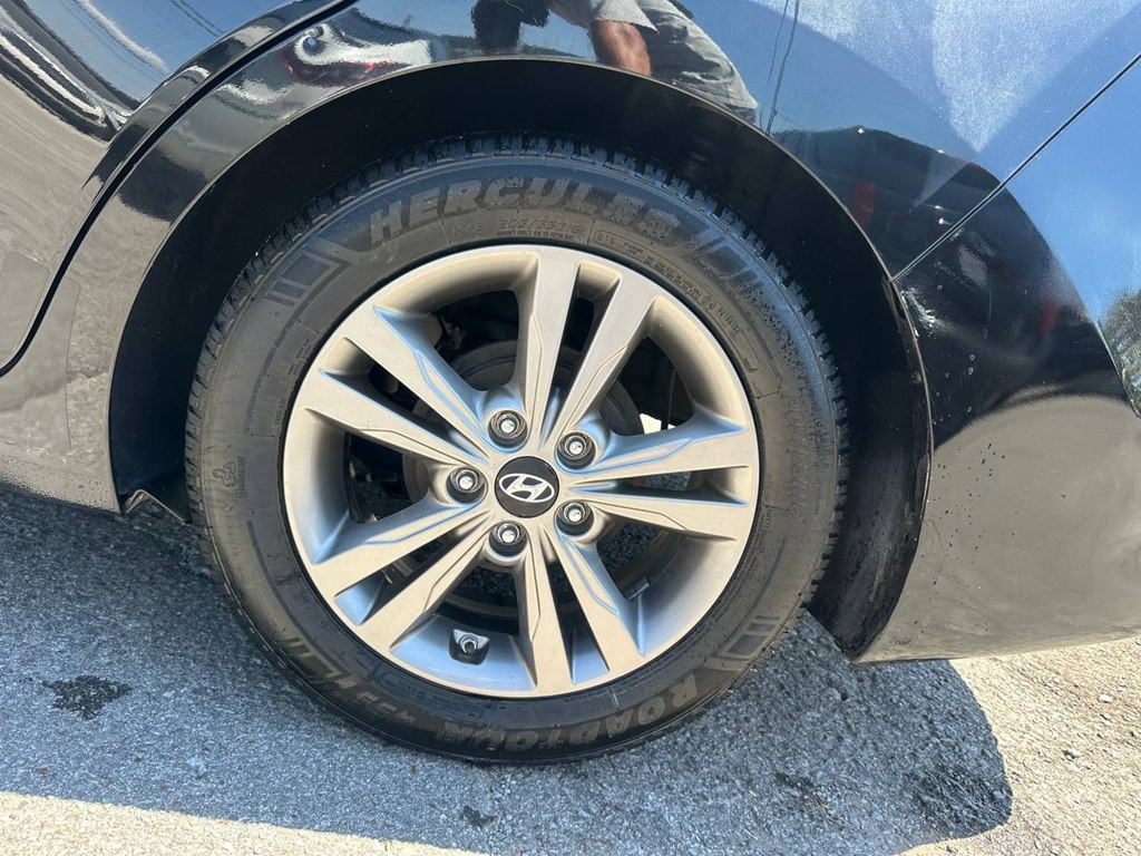 2017 Hyundai Elantra Image 24
