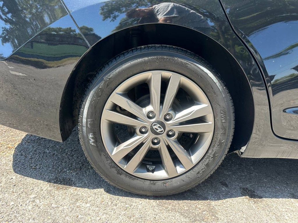 2017 Hyundai Elantra Image 25