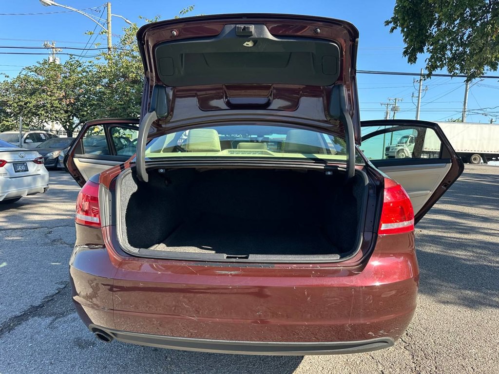 2014 Volkswagen Passat Image 13