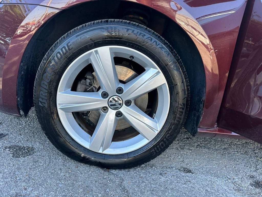 2014 Volkswagen Passat Image 29