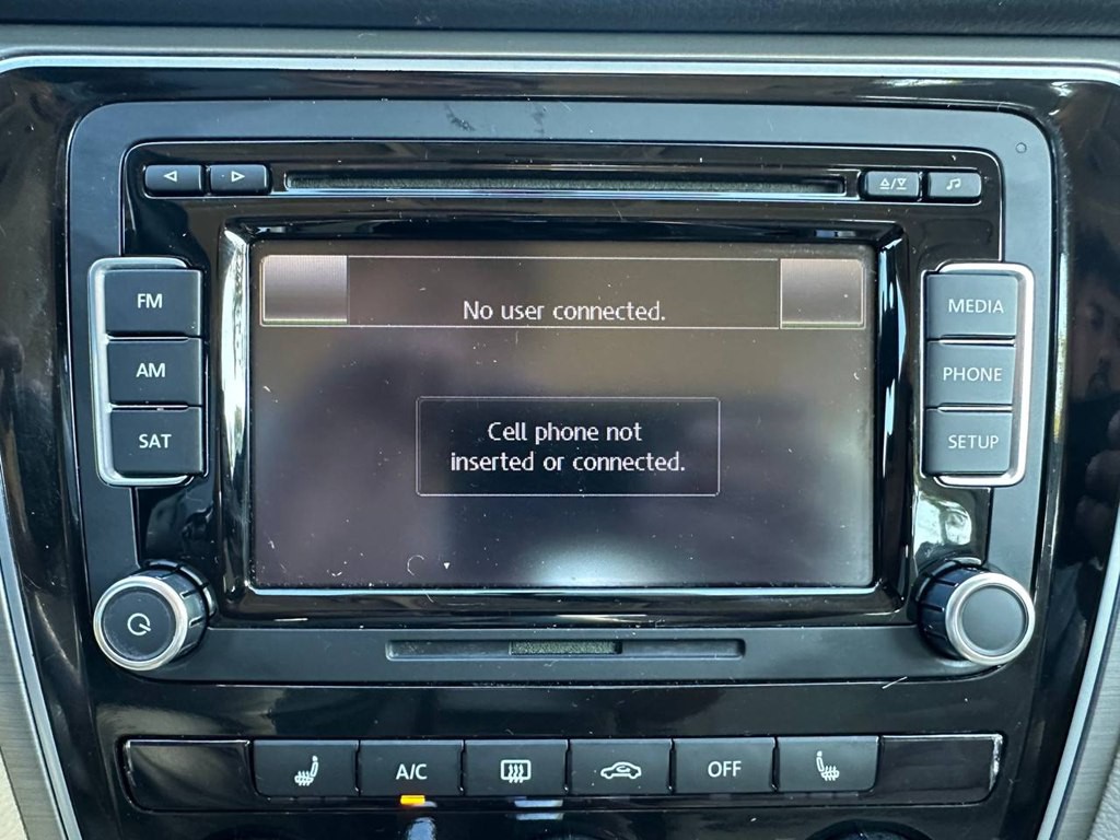 2014 Volkswagen Passat Image 31