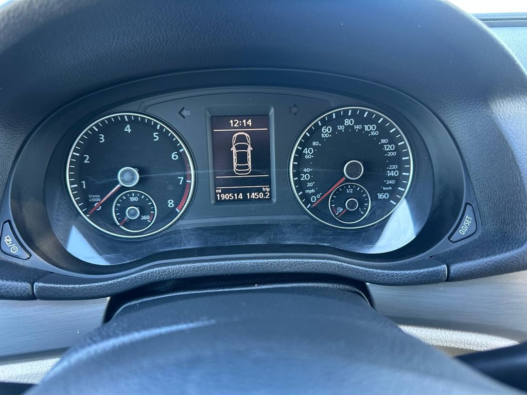 2014 Volkswagen Passat Image 33