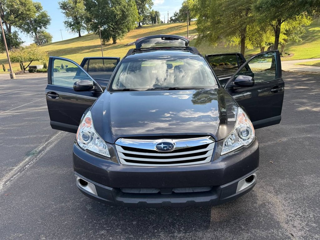 2011 Subaru Outback Image 10