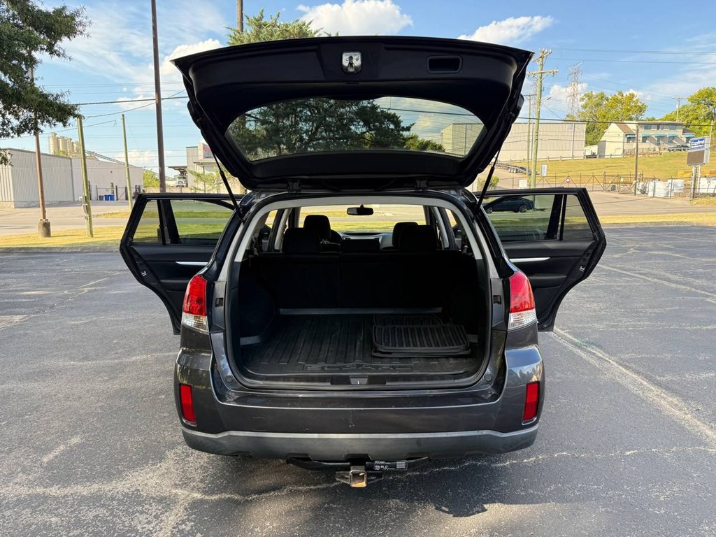 2011 Subaru Outback Image 11