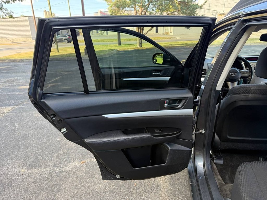 2011 Subaru Outback Image 13