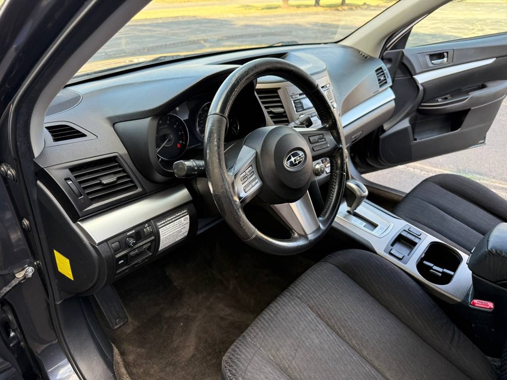 2011 Subaru Outback Image 17