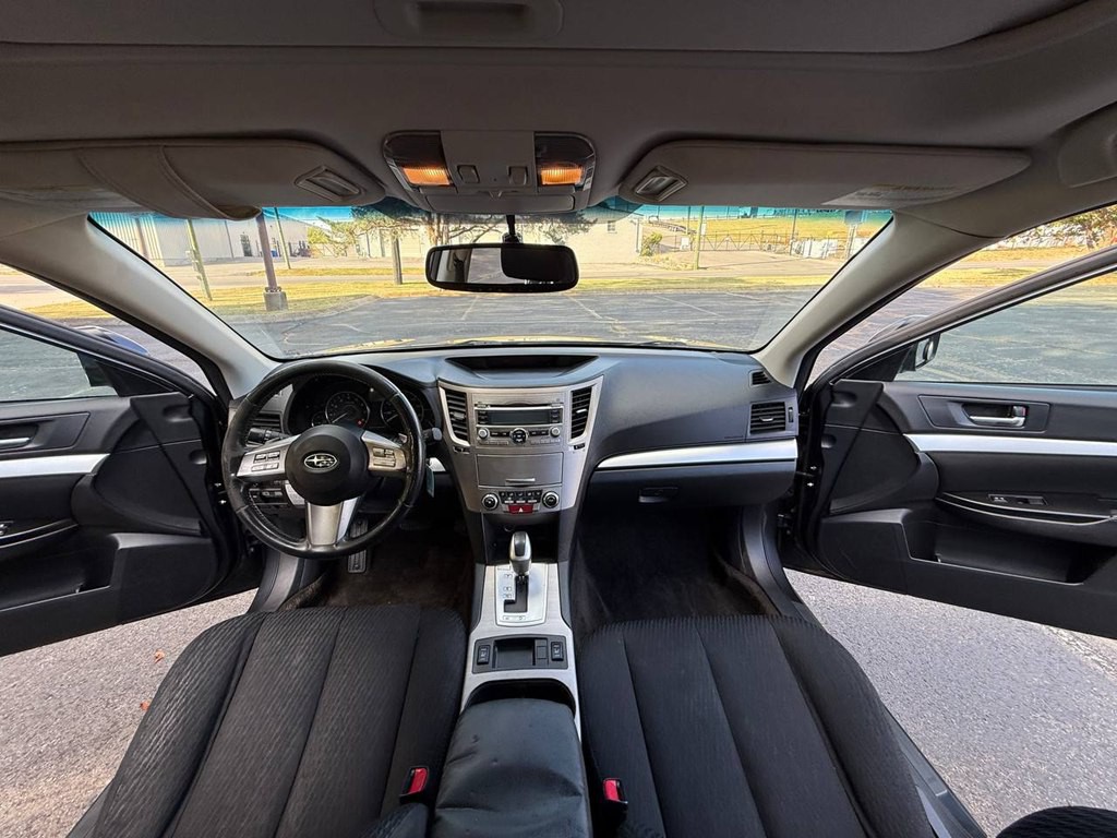 2011 Subaru Outback Image 24