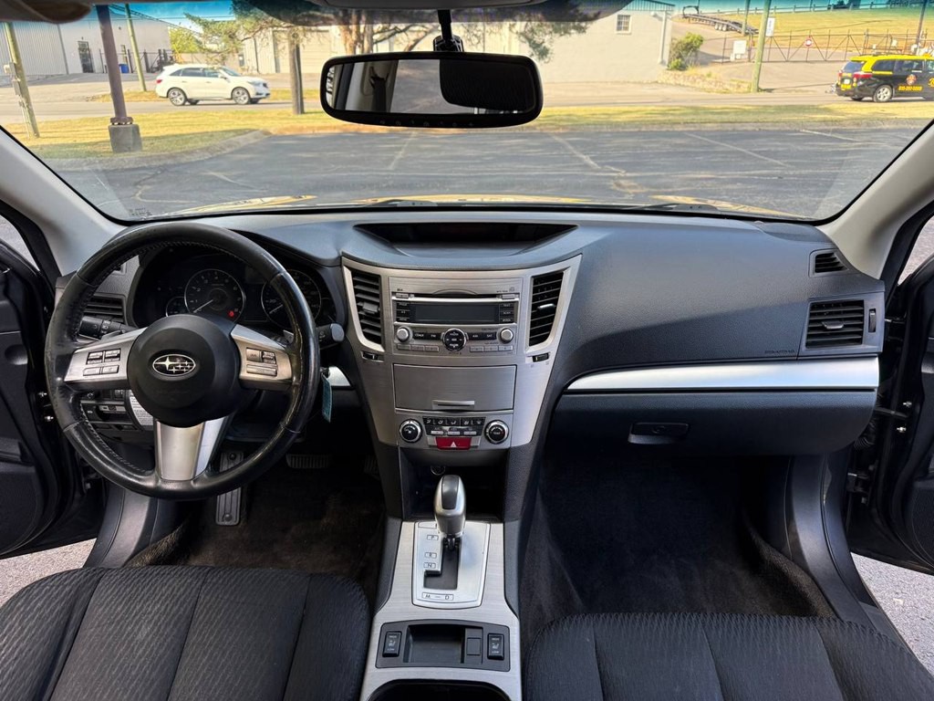 2011 Subaru Outback Image 25