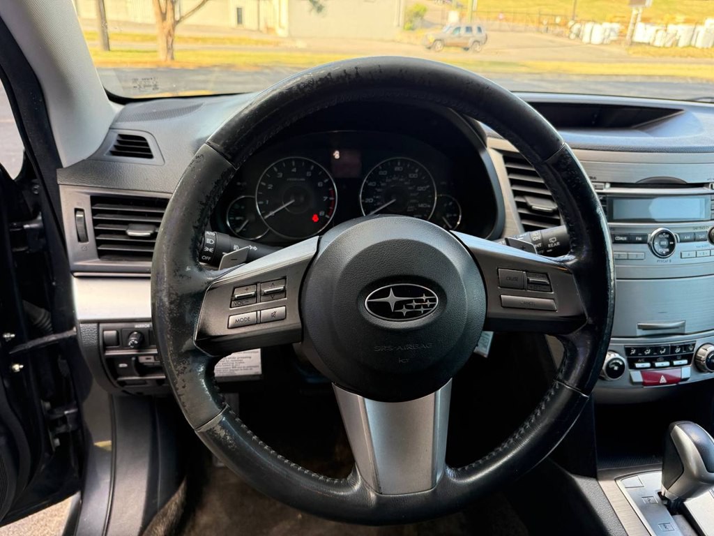2011 Subaru Outback Image 30