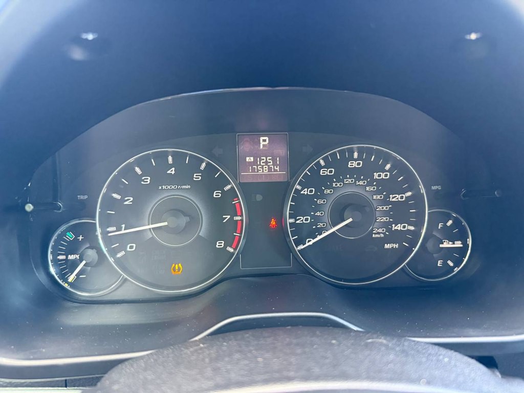 2011 Subaru Outback Image 33