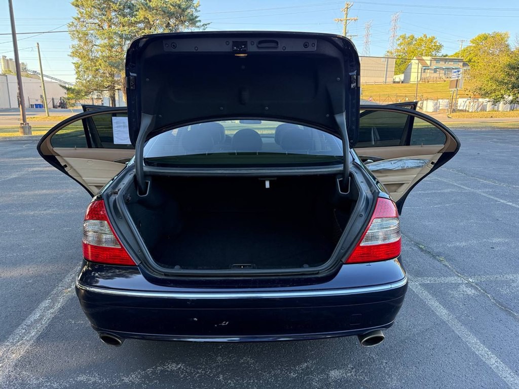2008 Mercedes-Benz E-Class Image 11