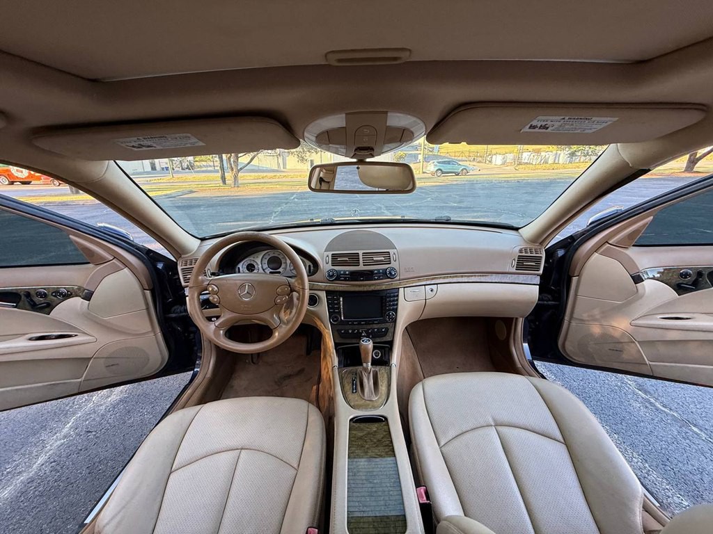 2008 Mercedes-Benz E-Class Image 24