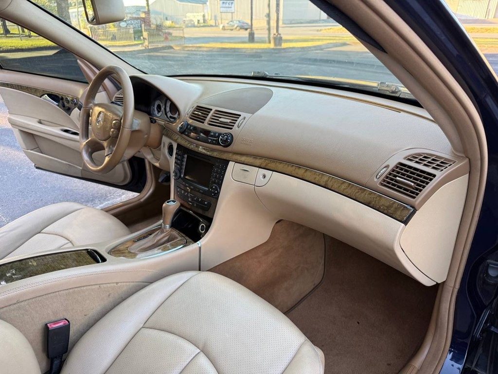 2008 Mercedes-Benz E-Class Image 26