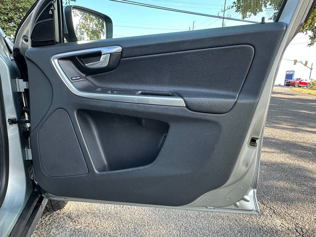 2013 Volvo XC60 Image 25