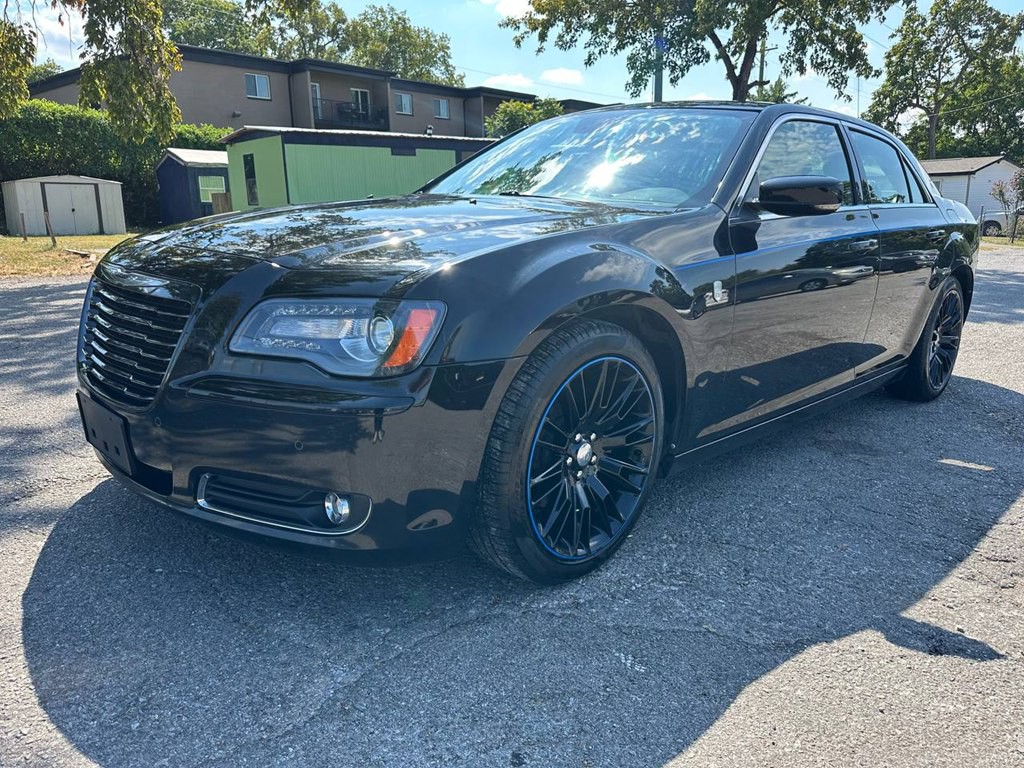 2012 Chrysler 300 Image 2