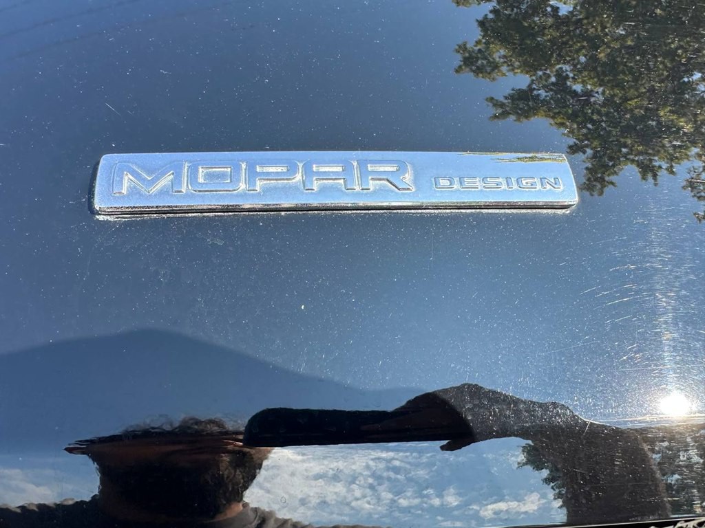 2012 Chrysler 300 Image 9