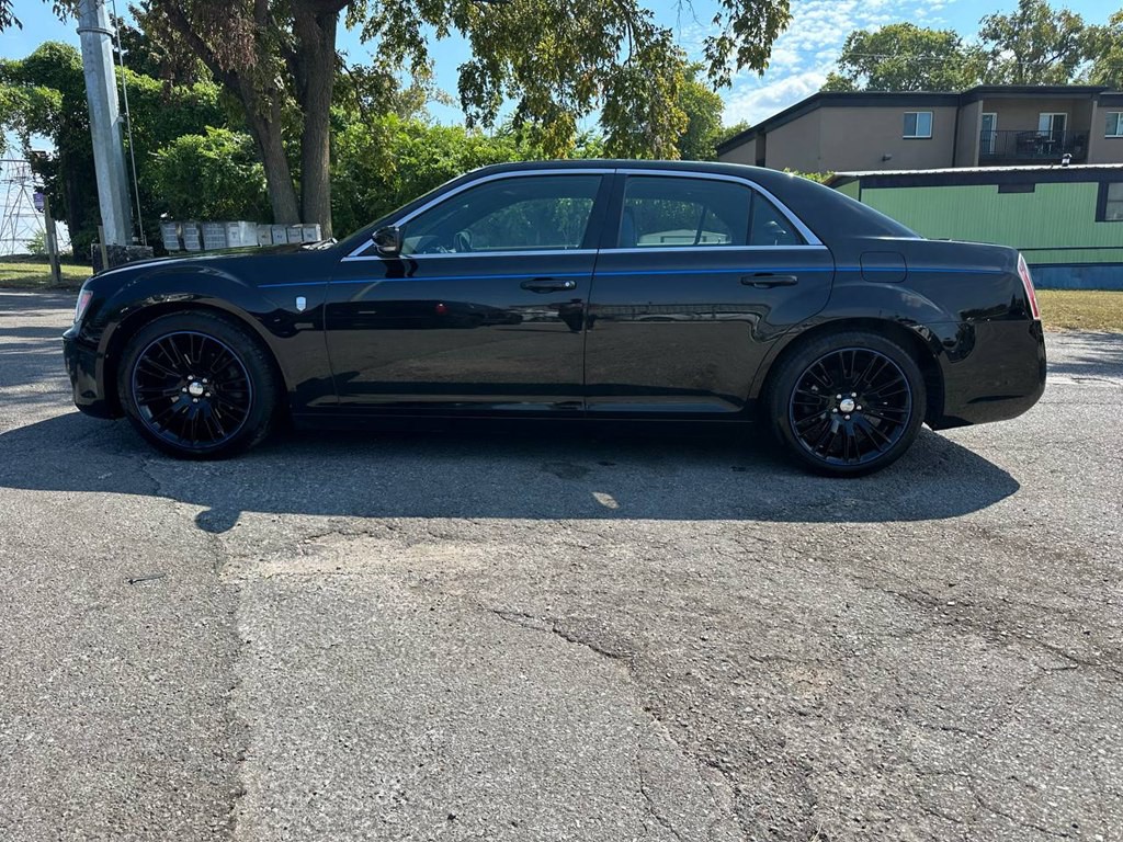 2012 Chrysler 300 Image 10