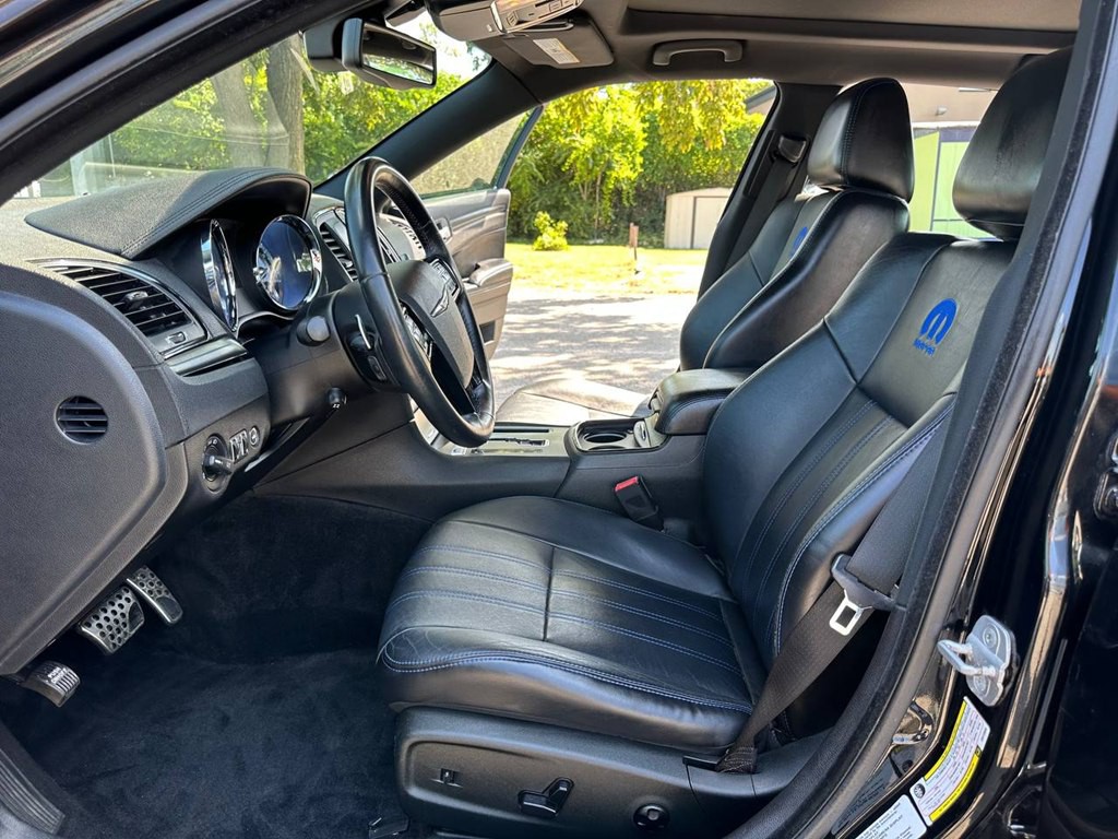 2012 Chrysler 300 Image 16