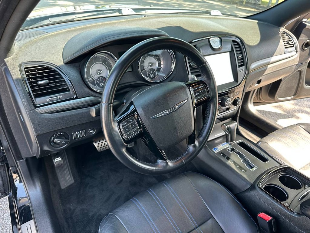 2012 Chrysler 300 Image 18
