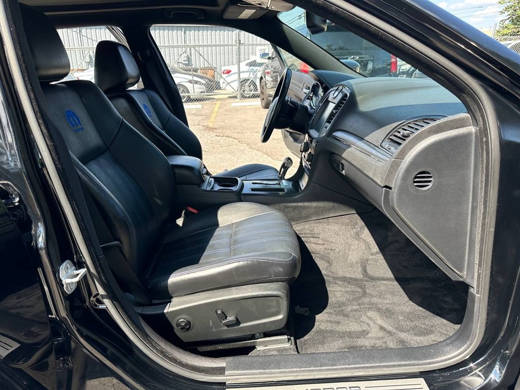 2012 Chrysler 300 Image 26
