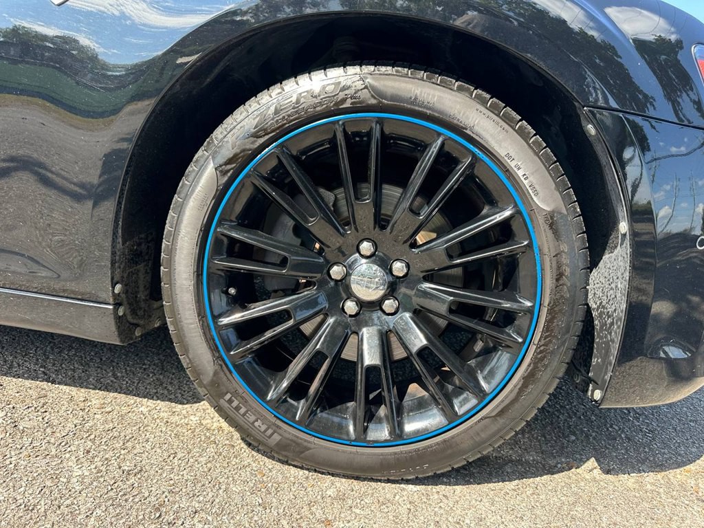 2012 Chrysler 300 Image 29